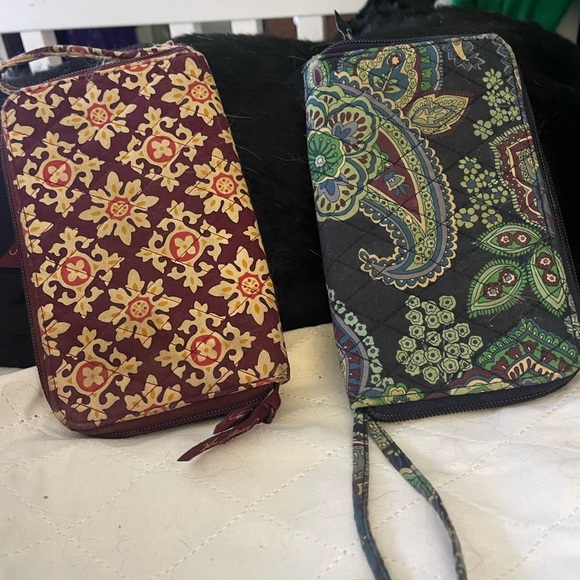 Shoes new size 5$15.00 eaVera Bradley purse and wallet $15.00 each - Picture 1 of 15